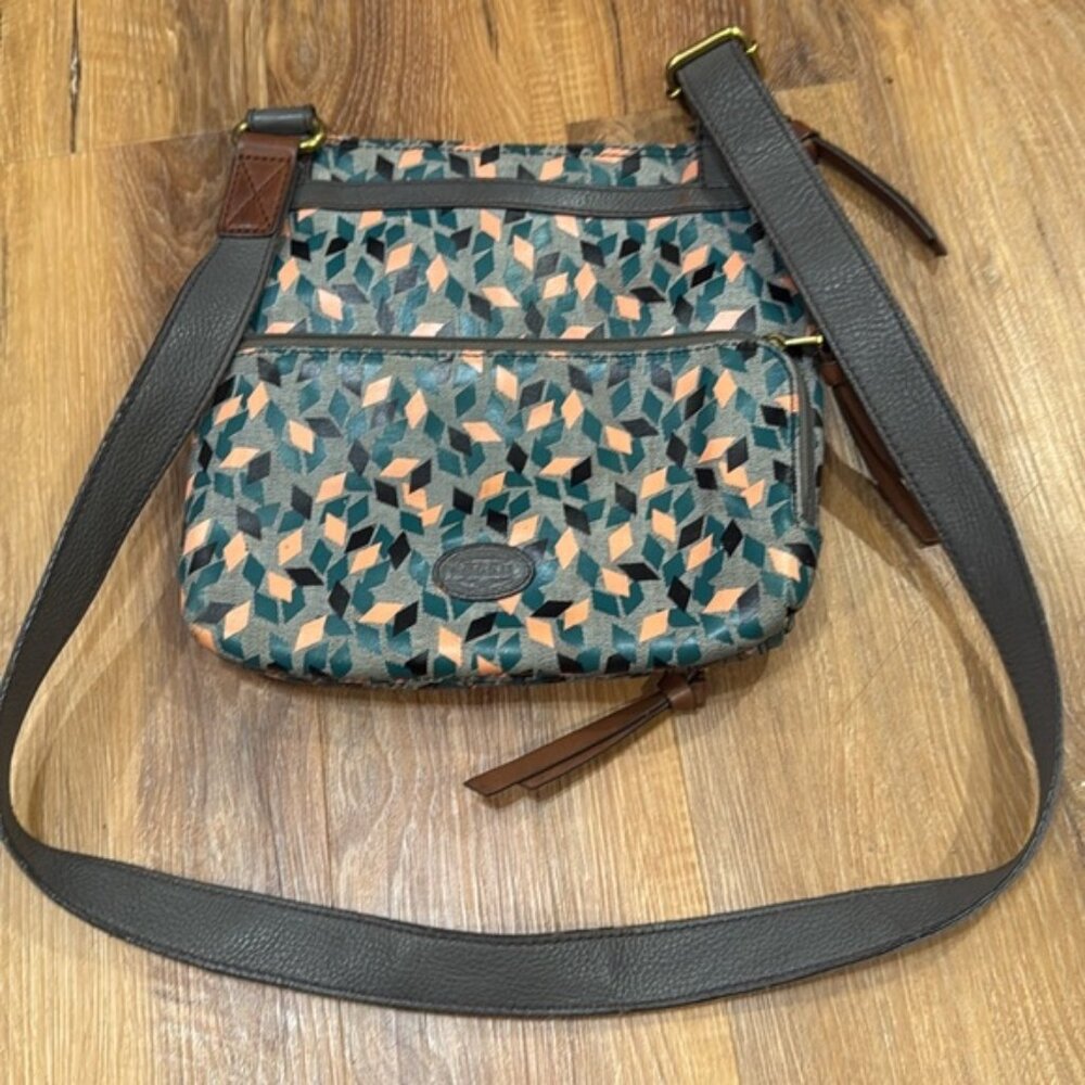 Fossil 1954 Morgan Traveler Leather Crossbody (Size: 10”L x 12”W x 10”H (LS)